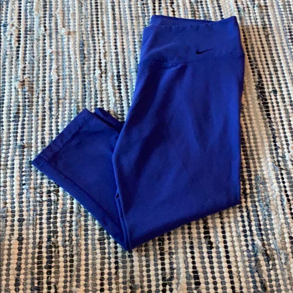 Nike. Sz L. One Legend Pant. Like new.